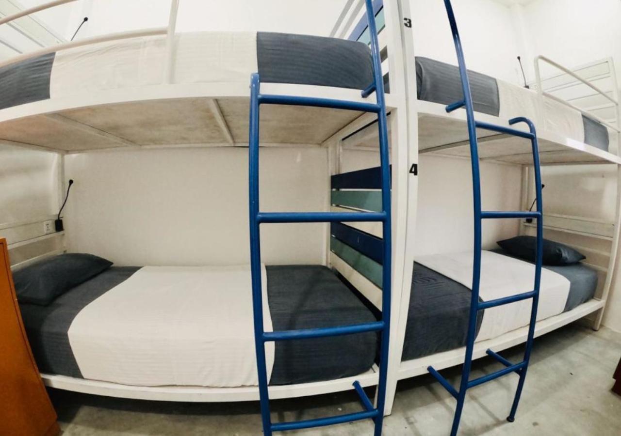 Hangover Hostels Аругам Экстерьер фото