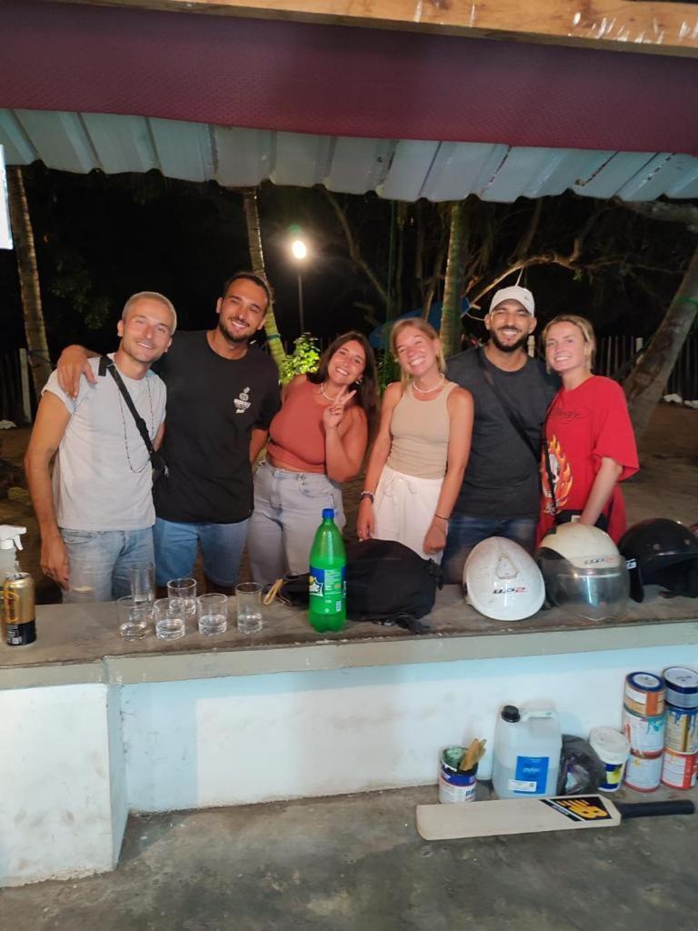 Hangover Hostels Аругам Экстерьер фото